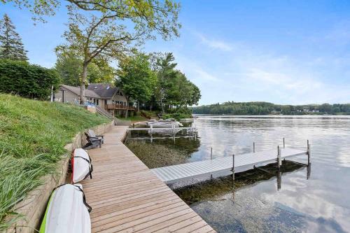 Waterfront Suite with Dock, Firepit, BBQ