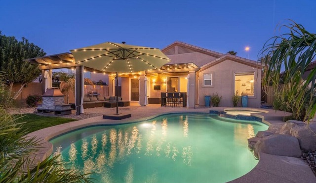 Waterfront Villa with Pool Hot Tub and Lounge area