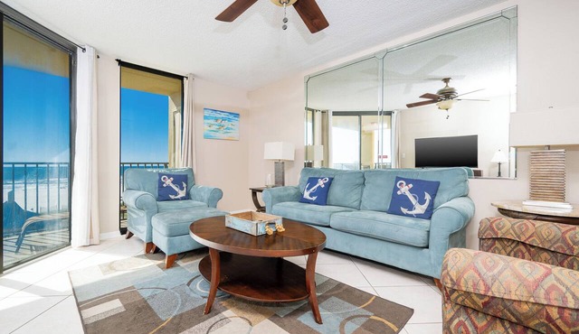 WEEKLY SPECIALS! LOW FLOOR - 2BR Condo @ Phoenix V