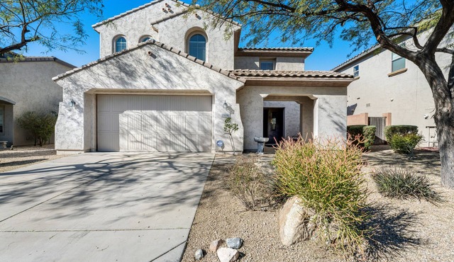 Well-located home with private pool, AC, fast WiFi & W/D - great for snowbirds