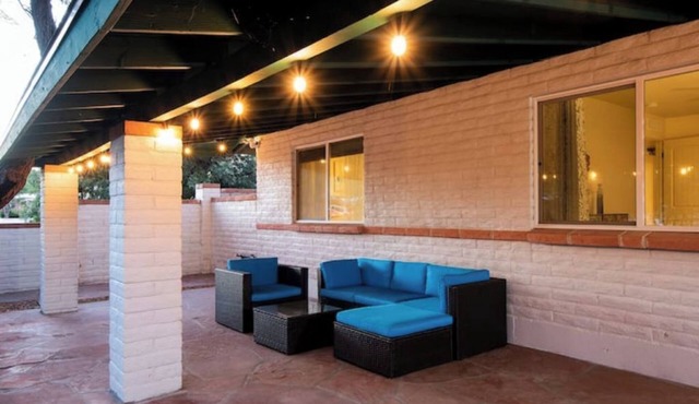 West side, heated pool (with fee), family house!