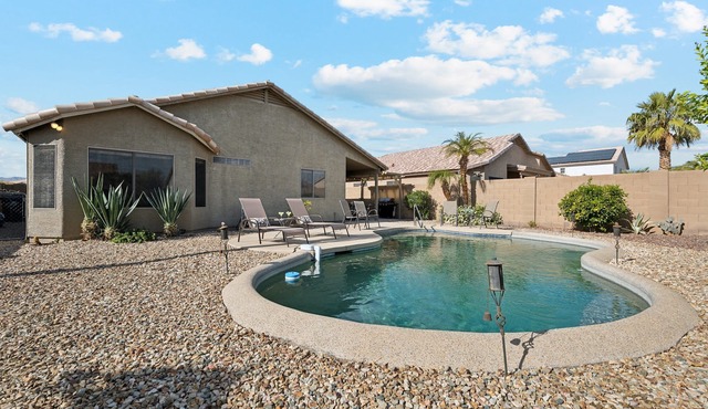 Western Belle 2 BR Home/Private Pool/Surprise