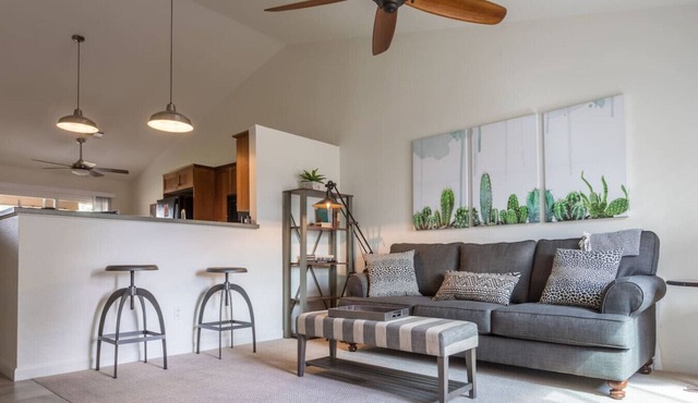 Wheelchair-Accessible | Pet Friendly/Huge Yard. North