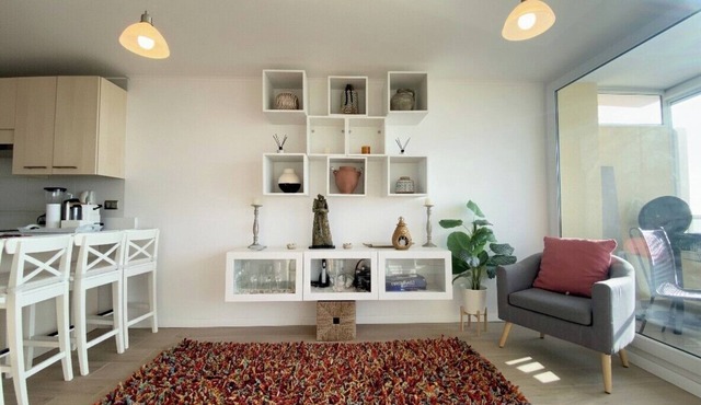 Wonderful 2-bedroom Apartment in Reñaca with Ocean View, Pools and Grill