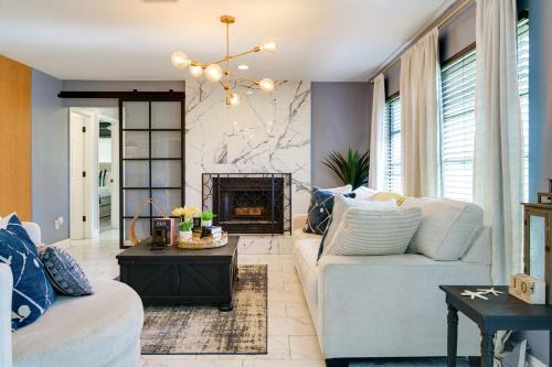 Work & Unwind in North Port Fenced Yard Cozy Lounge