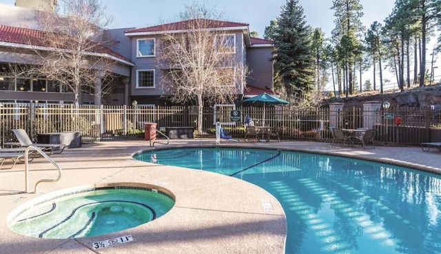 Your Home Away From Home! 3 Convenient Units, Free Parking, Free Breakfast