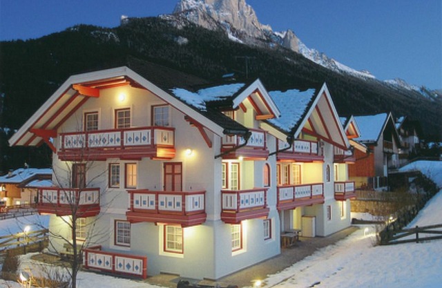 Beautiful apartment for 4 people with WIFI, TV, balcony and parking