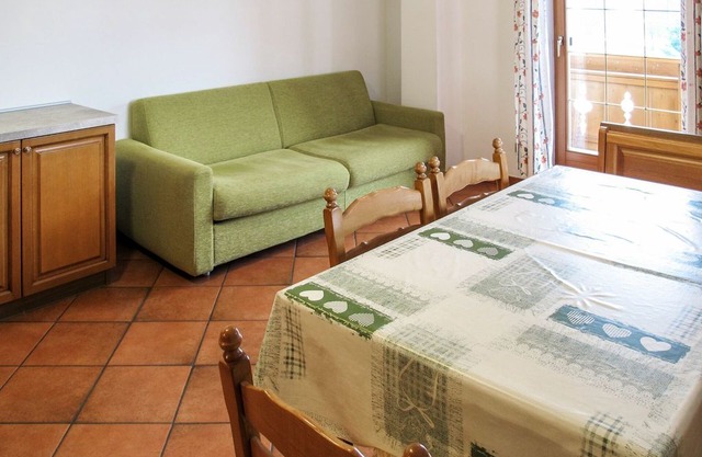 Cosy apartment for 7 people with WIFI, TV, balcony and parking