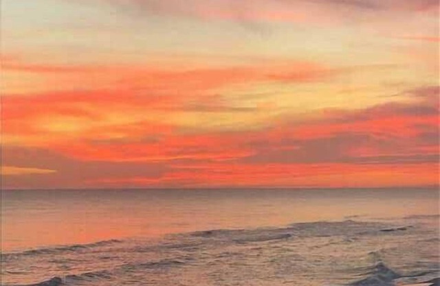 Gulf View, Pool, Private Beach Access, Tennis, Gulf Place Shops and Restaurants