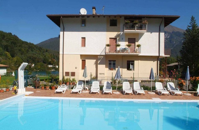 Holiday apartment 50 m from the lake