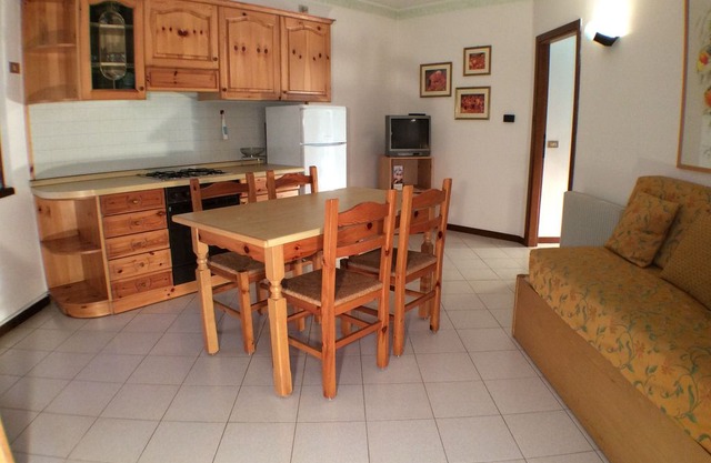 Three-room apartment, with balcony and free Wi-fi, parking available on site