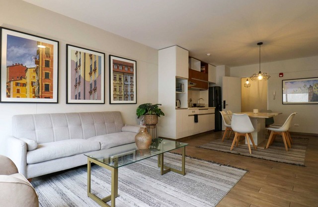w*| Lively 2BR in the Heart of Miraflores