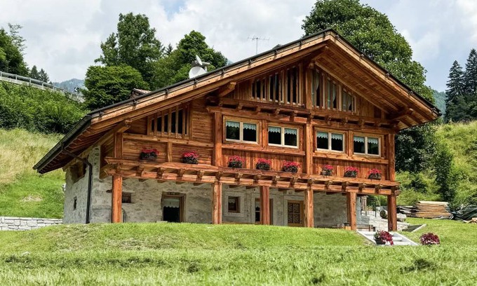 Carisolo Ski Chalet | 100 m² Chalet ∙ 4 bedrooms ∙ 8 guests