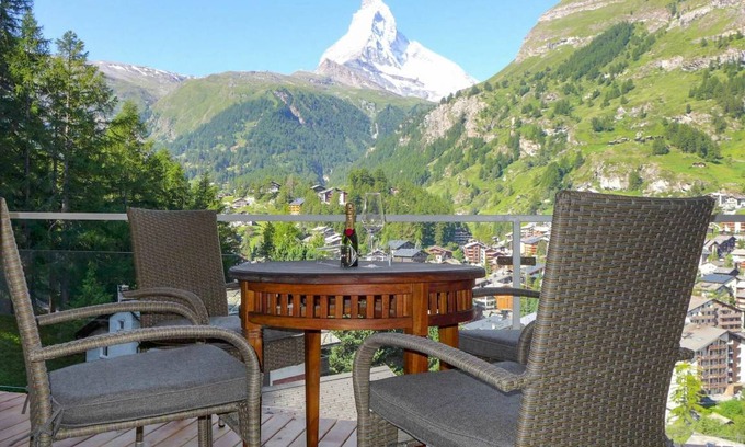 Zermatt Apartment | 120 m² Apartment ∙ 3 bedrooms ∙ 5 guests