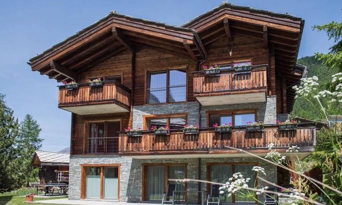 Zermatt Apartment | 120 m² Apartment ∙ 3 bedrooms ∙ 6 guests