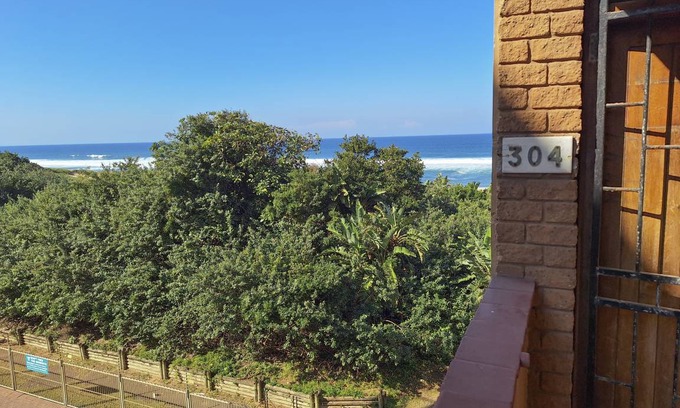 Amanzimtoti Apartment | 150 m² Apartment ∙ 3 bedrooms ∙ 10 guests