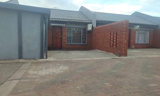 Newcastle Apartment | 175 m² Apartment ∙ 4 bedrooms ∙ 8 guests