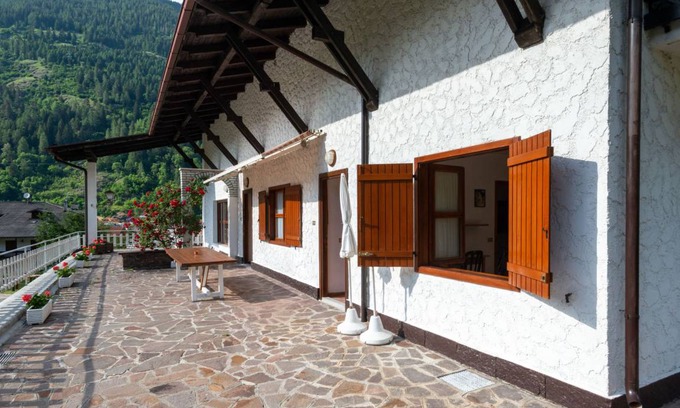 Pellizzano Villa | 180 m² Villa ∙ 1 bedroom ∙ 8 guests