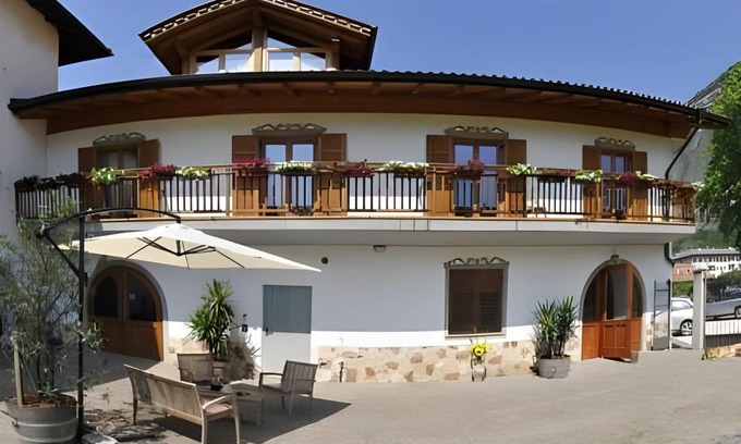Mezzocorona House | 20 m² Farmhouse ∙ 3 guests