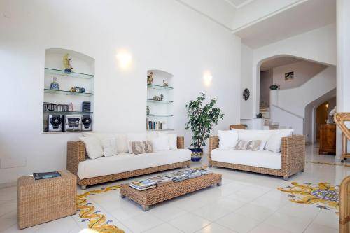 Erchie House | 200 m² House ∙ 4 bedrooms ∙ 8 guests