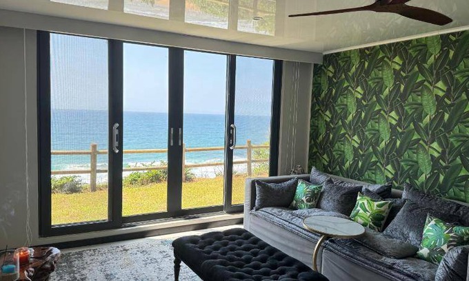 Sheffield Beach House | 250 m² House ∙ 3 bedrooms ∙ 6 guests