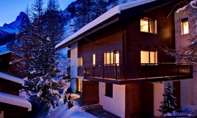 Zermatt House | 400 m² House ∙ 5 bedrooms ∙ 10 guests
