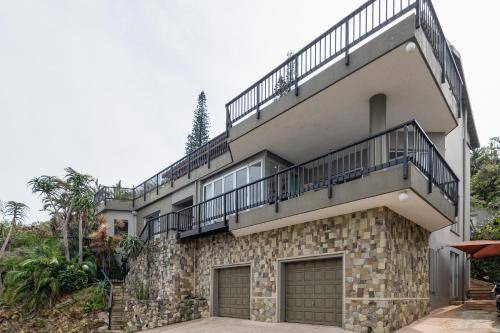 Sheffield Beach House | 500 m² House ∙ 5 bedrooms ∙ 10 guests