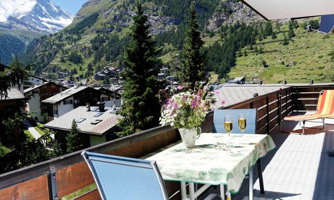 Zermatt Apartment | 63 m² Apartment ∙ 3 bedrooms ∙ 5 guests