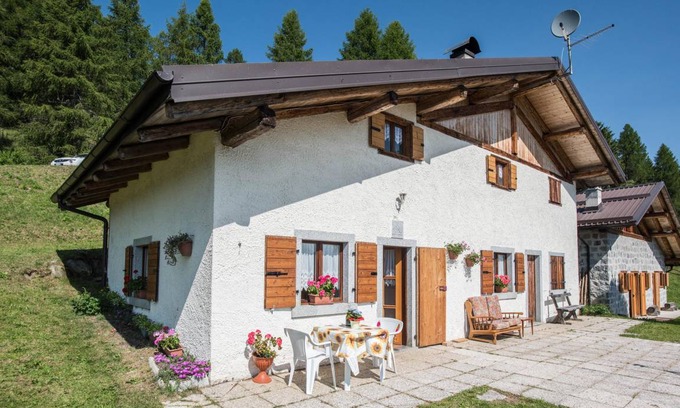 Sella Giudicarie Apartment | 65 m² Apartment ∙ 2 bedrooms ∙ 4 guests