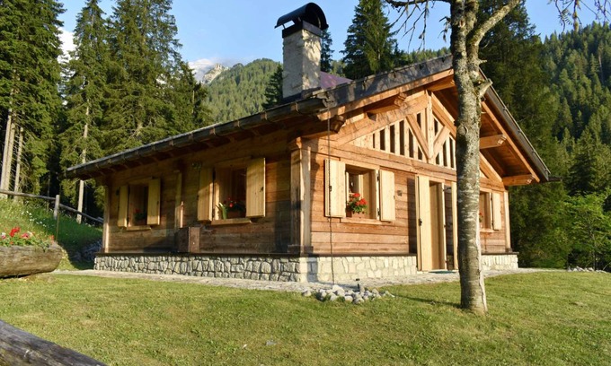 Madonna di Campiglio Ski Chalet | 65 m² Chalet ∙ 2 bedrooms ∙ 6 guests