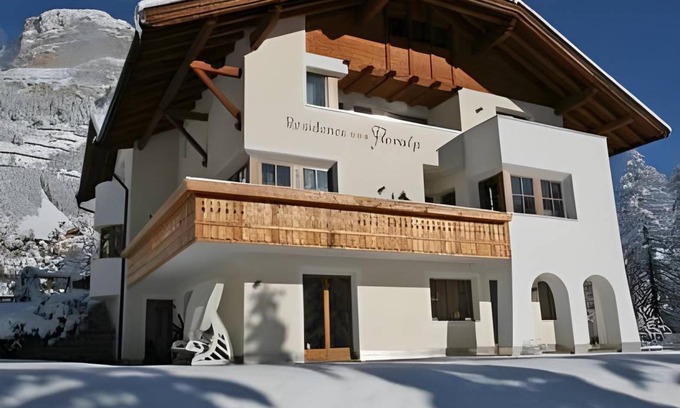 Colfosco Apartment | 65 m² Serviced apartment ∙ 2 bedrooms ∙ 4 guests