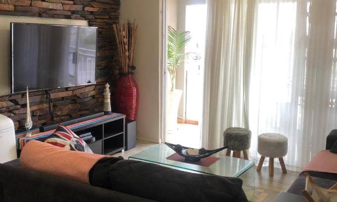 Durban Beachfront Apartment | 80 m² Apartment ∙ 3 bedrooms ∙ 7 guests