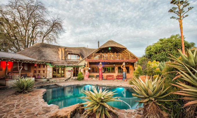 Ethels Drive Hostel | Amphitheatre Backpackers Lodge