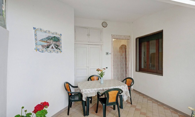 San Lazzaro Apartment | Apartment 'Alba' with Sea View, Shared Terrace and Wi-Fi
