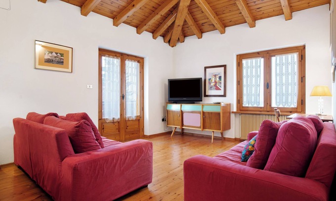 Baselga di Pine Apartment | Apartment 'Casa Pòlse' with Mountain View, Shared Garden and Wi-Fi