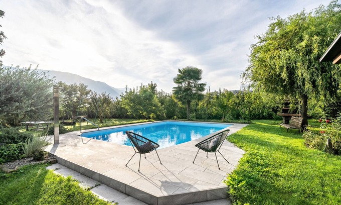 Lana Apartment | Apartment 'Erlengut Burgstall' with Mountain View, Shared Pool and Wi-Fi
