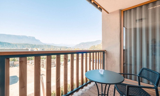 Laives Apartment | Apartment 'Maso Renner 8' with Mountain View, Wi-Fi and Air Conditioning