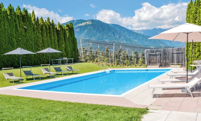 Lana Apartment | Apartment 'Residence Sonnegg 6' with Mountain View, Shared Pool and Wi-Fi