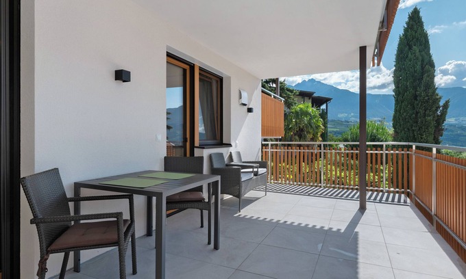 Lagundo Apartment | Apartment 'Unterdornerhof Typ D' with Mountain View, Private Terrace and Wi-Fi