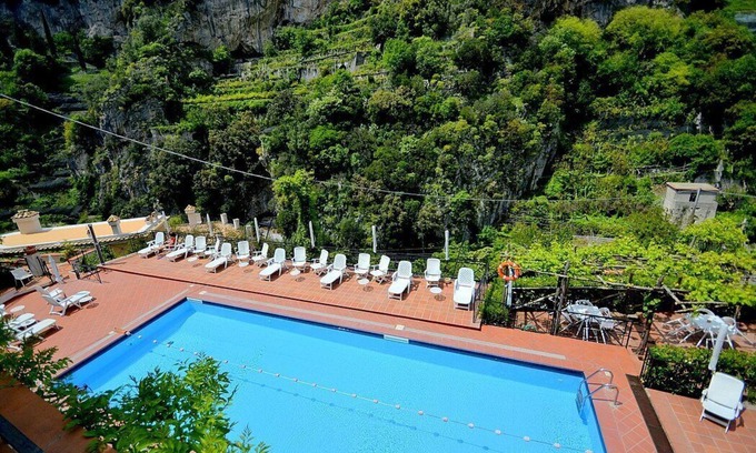 Ravello House | Appartamento Ulisse I: A characteristic two-story cottage located in an isolated position, on the slopes of a hill which is covered with olive groves.