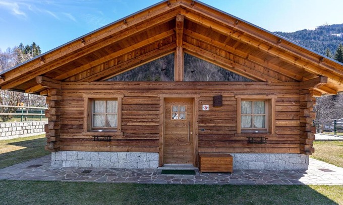 Sant'Antonio di Mavignola Ski Chalet | Chalet Camping Faè 5 - Trilocale