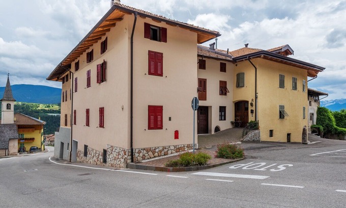 Brez Apartment | Charming Apartment in Brez with TV