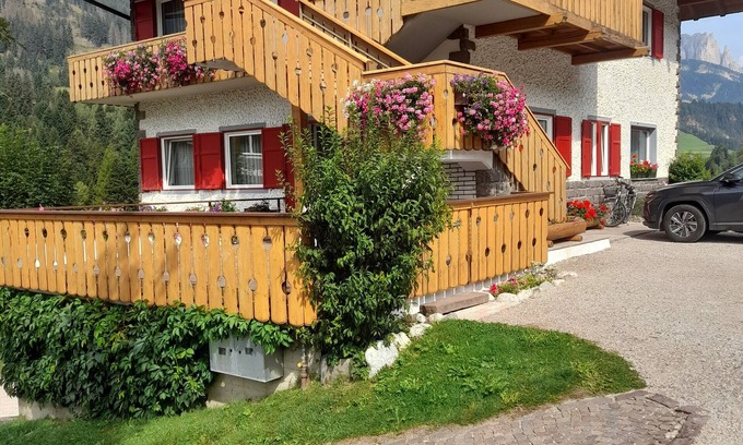 Moena Apartment | Cosy Apartment "Casa Defrancesco - with terrace" with Wi-Fi & Terrace