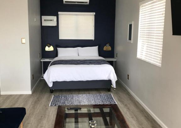 Umdloti Apartment | Exclusive Beachfront Apartment with sea views
