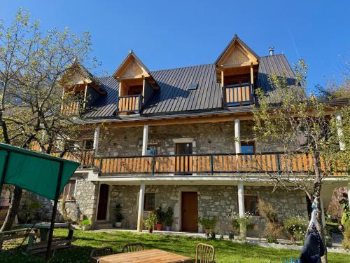 Shale House | Guesthouse Te Tata