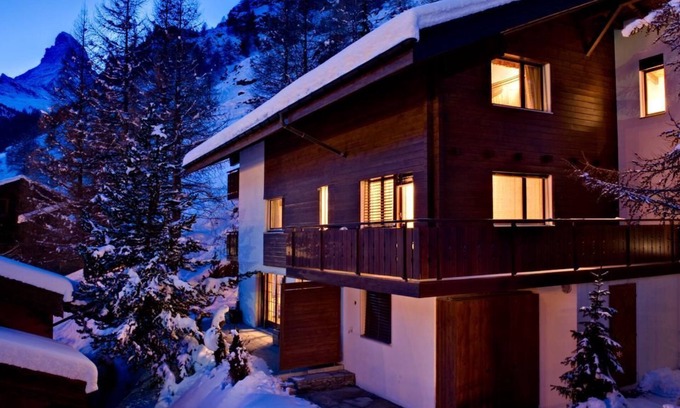 Zermatt Ski Chalet | Holiday house Zermatt for 1 - 10 persons with 5 bedrooms - Chalet