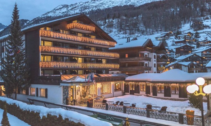 Zermatt Hotel | Hotel ∙ 3 guests
