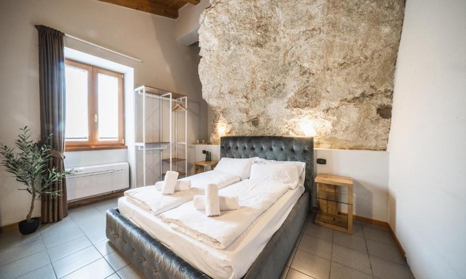 Bolognano-Vignole House | La Cantinota - Locanda De Manincor Rooms