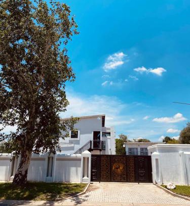 Newcastle House | MalkhonGuesthouse