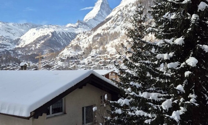 Zermatt Apartment | Modern 2-bedroom family apartment near ski lift, sleeps 4, Matterhorn views